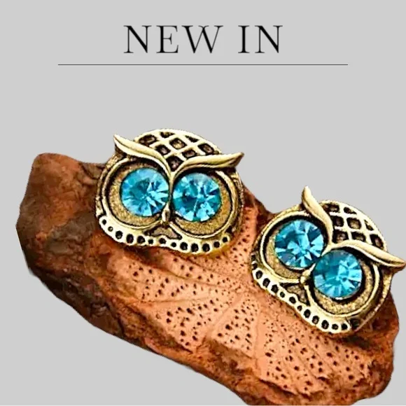 💝 New Blue Rhinestone Whimsical Owl Head Earrings Gold Tone Alloy Stud Earring - Picture 1 of 5